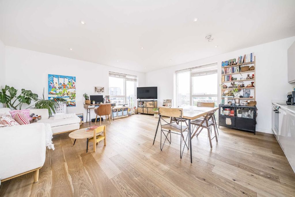 Property photo 2 of 10