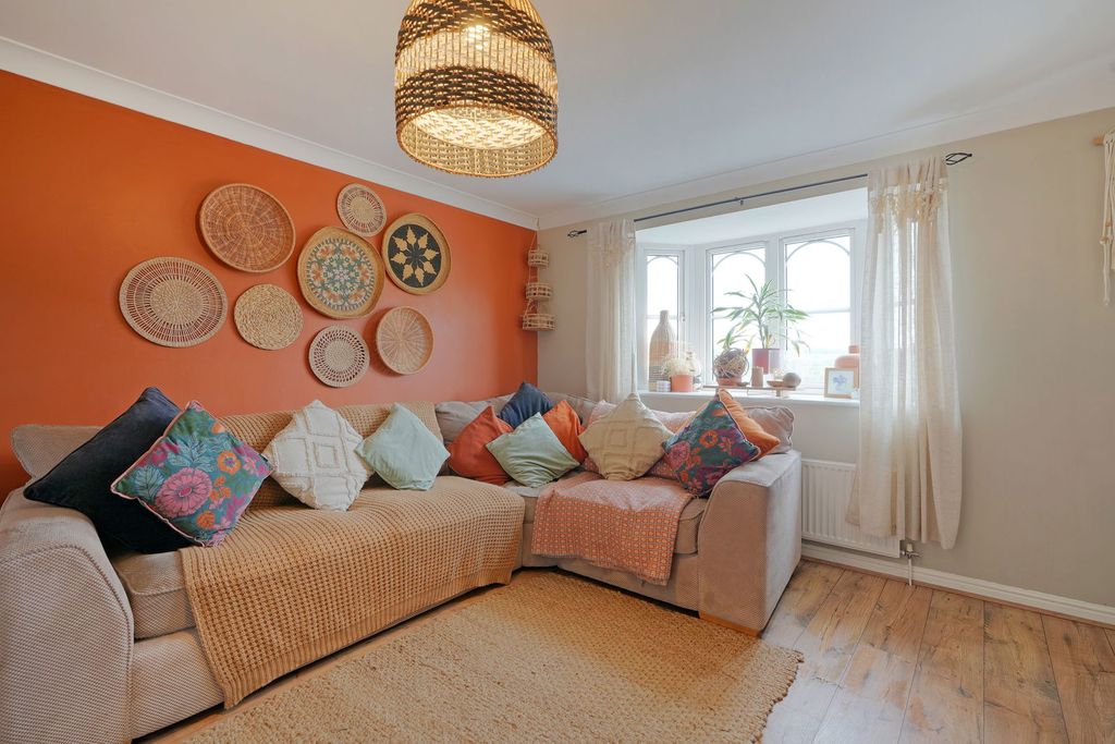 Property photo 3 of 25