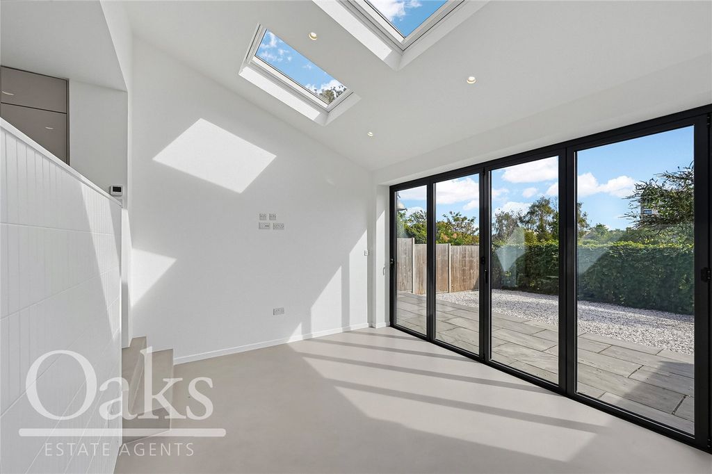 Property photo 3 of 16 Picture No. 15
