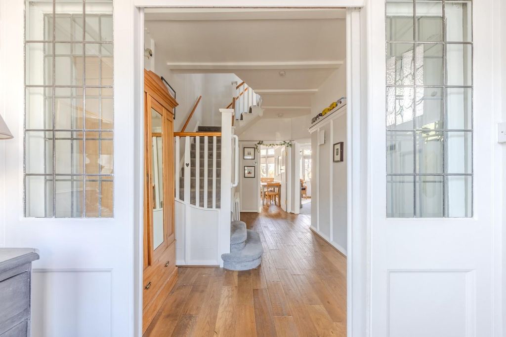 Property photo 2 of 31 Entrance