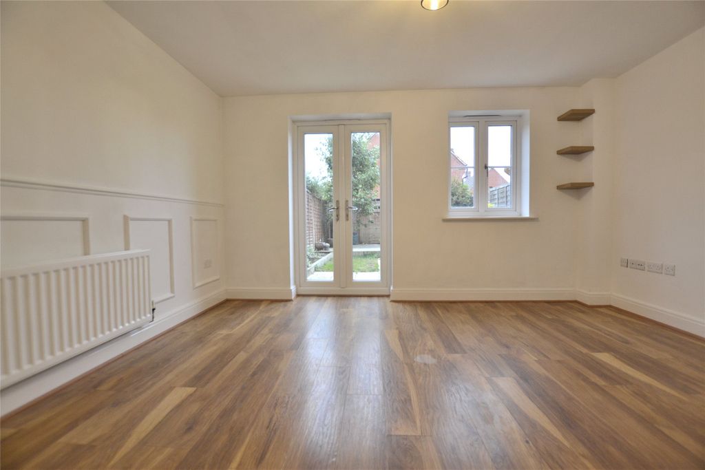 Property photo 3 of 10 Living/Dining