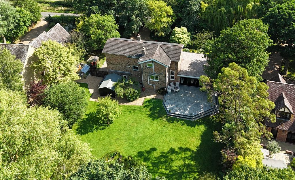 Property photo 1 of 24