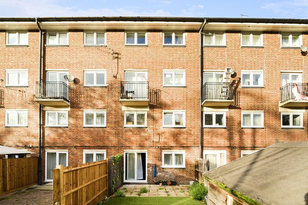 Property photo 2 of 14 4512753