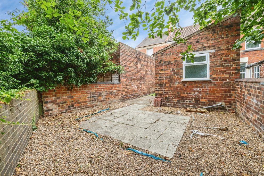 Property photo 2 of 18