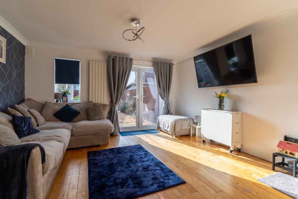 Property photo 2 of 13 4481764