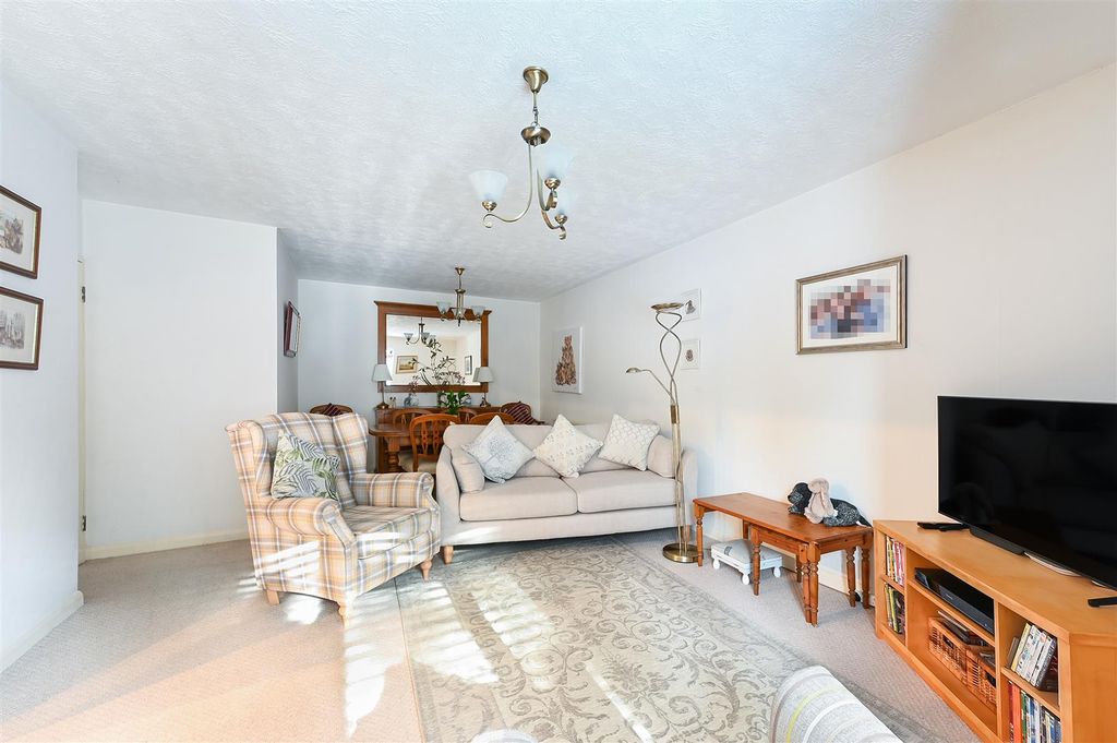 Property photo 3 of 19 Chandlers Court,8 - (14).Jpg