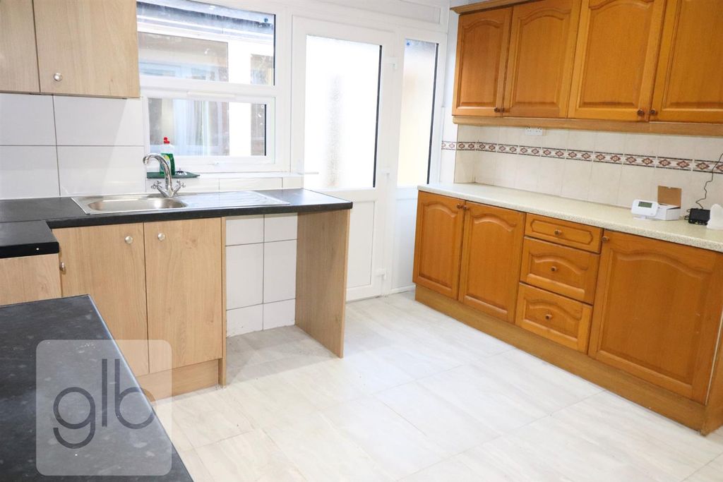 Property photo 3 of 15 8.Png