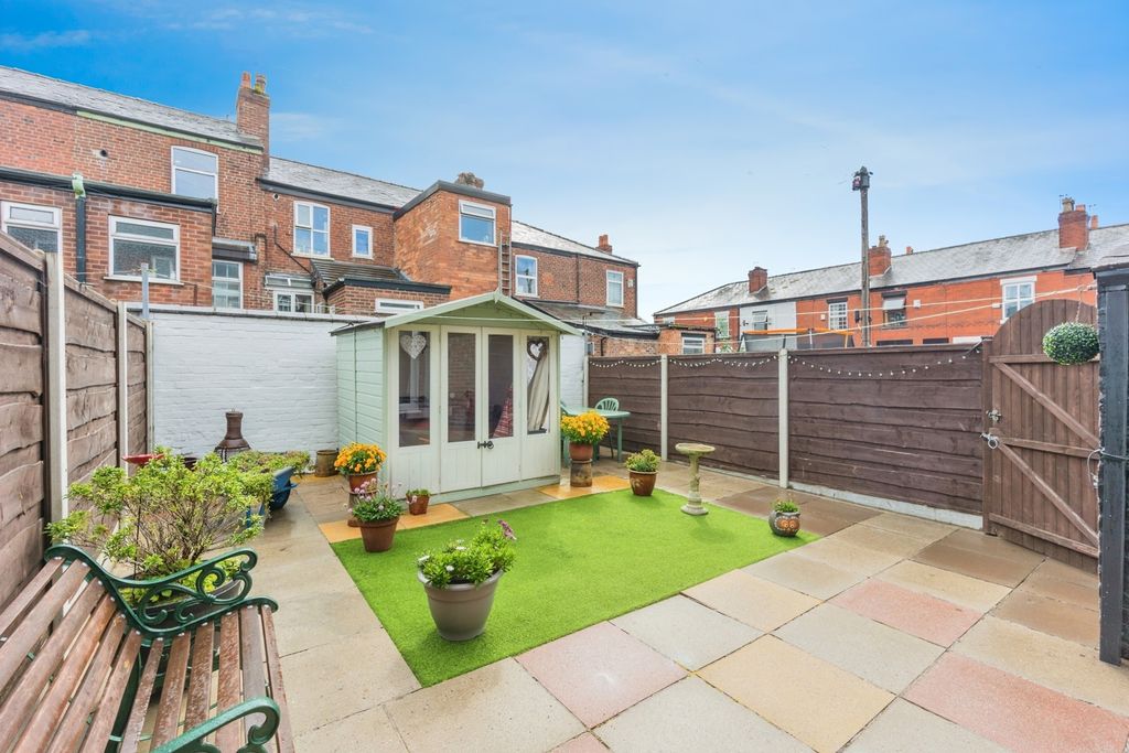 Property photo 2 of 17 Photo