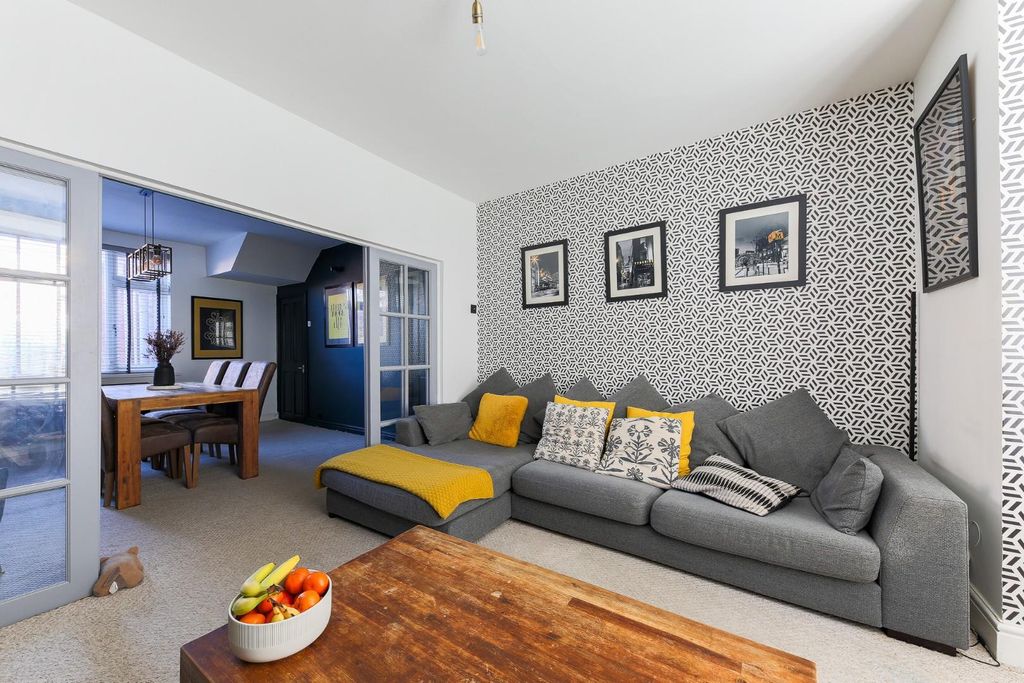 Property photo 2 of 15 Loun.Jpg