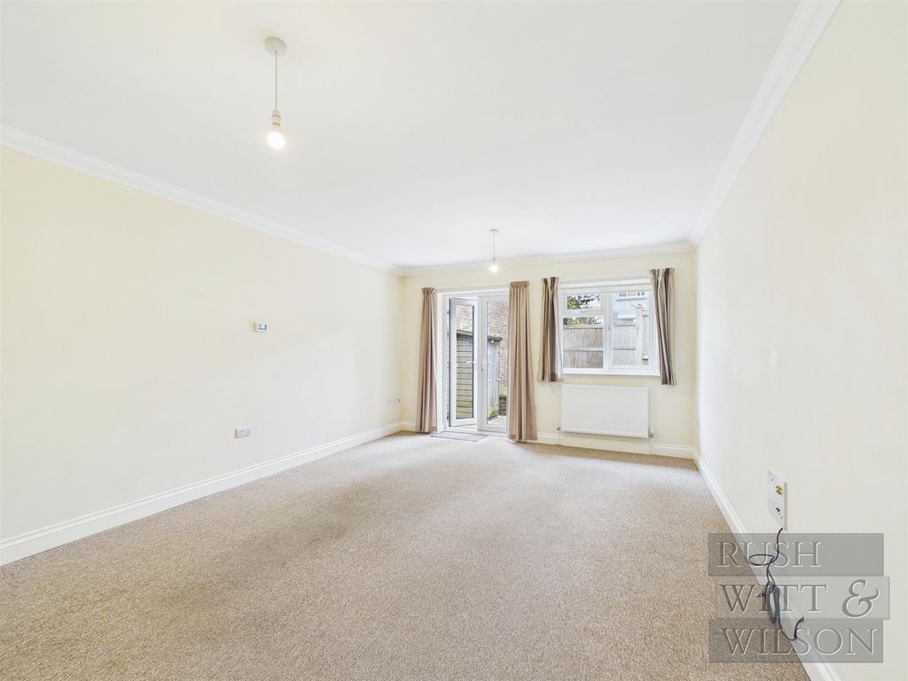 Property photo 3 of 21