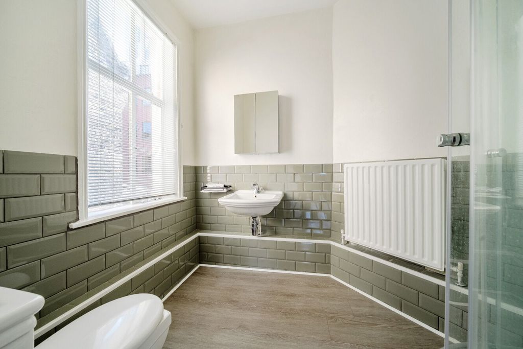 Property photo 3 of 7 Picture No. 15