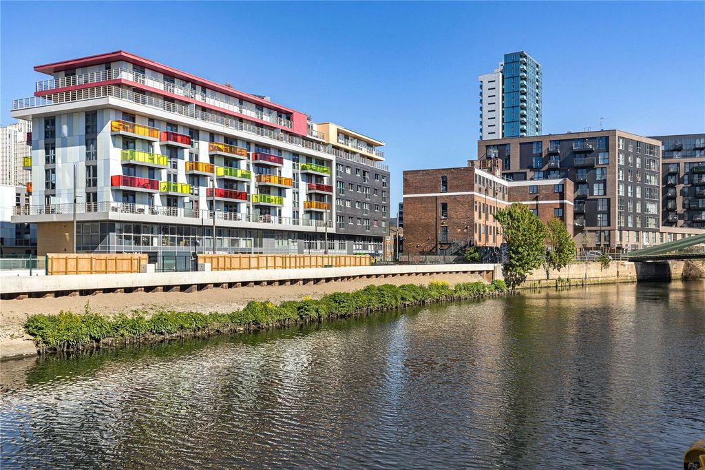 Property photo 1 of 7 Exterior