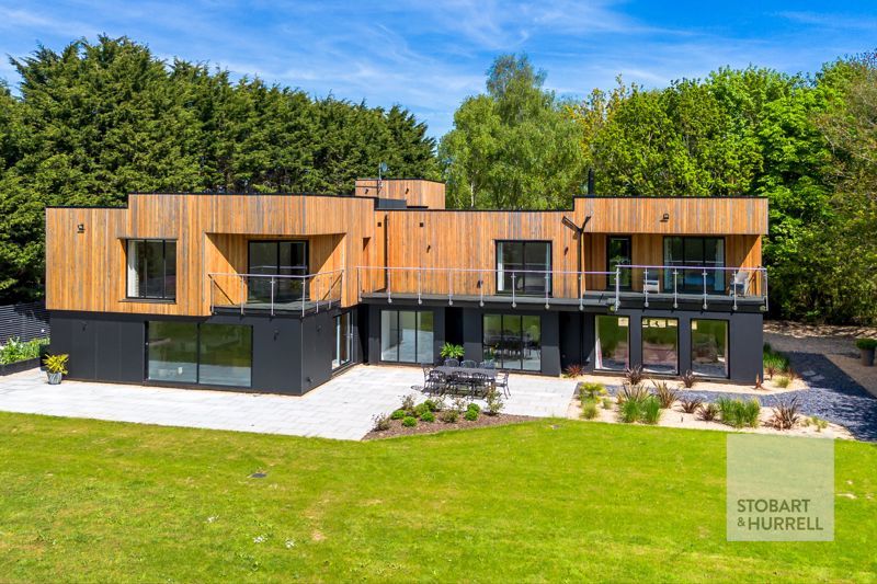 Property photo 1 of 56 Close Rear