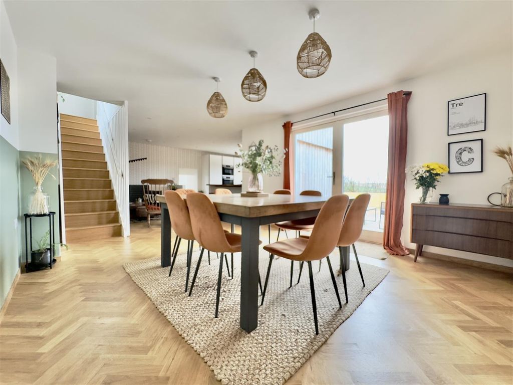 Property photo 3 of 37 Dining Room