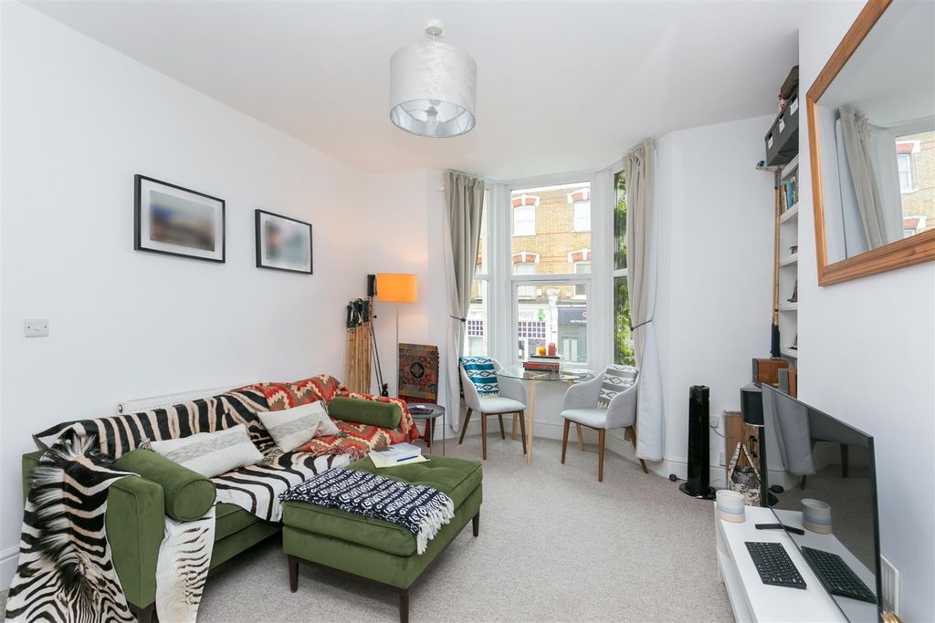 Property photo 2 of 11