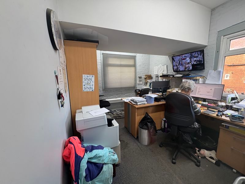 Property photo 3 of 9 Photo 5