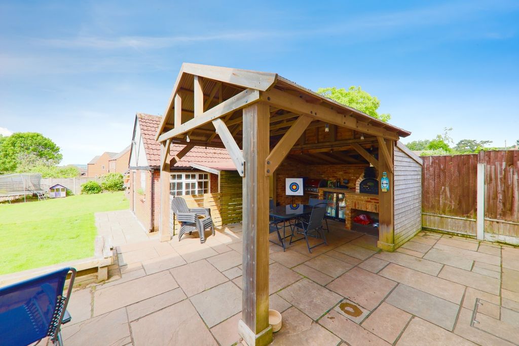 Property photo 2 of 23 3941186