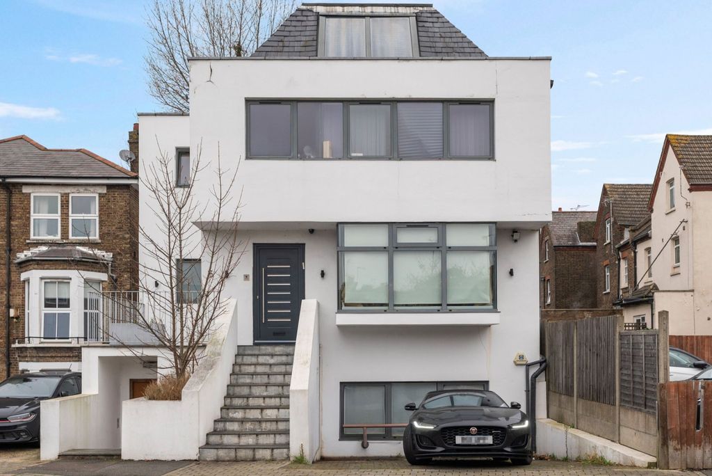 Property photo 2 of 11 Picture No. 02