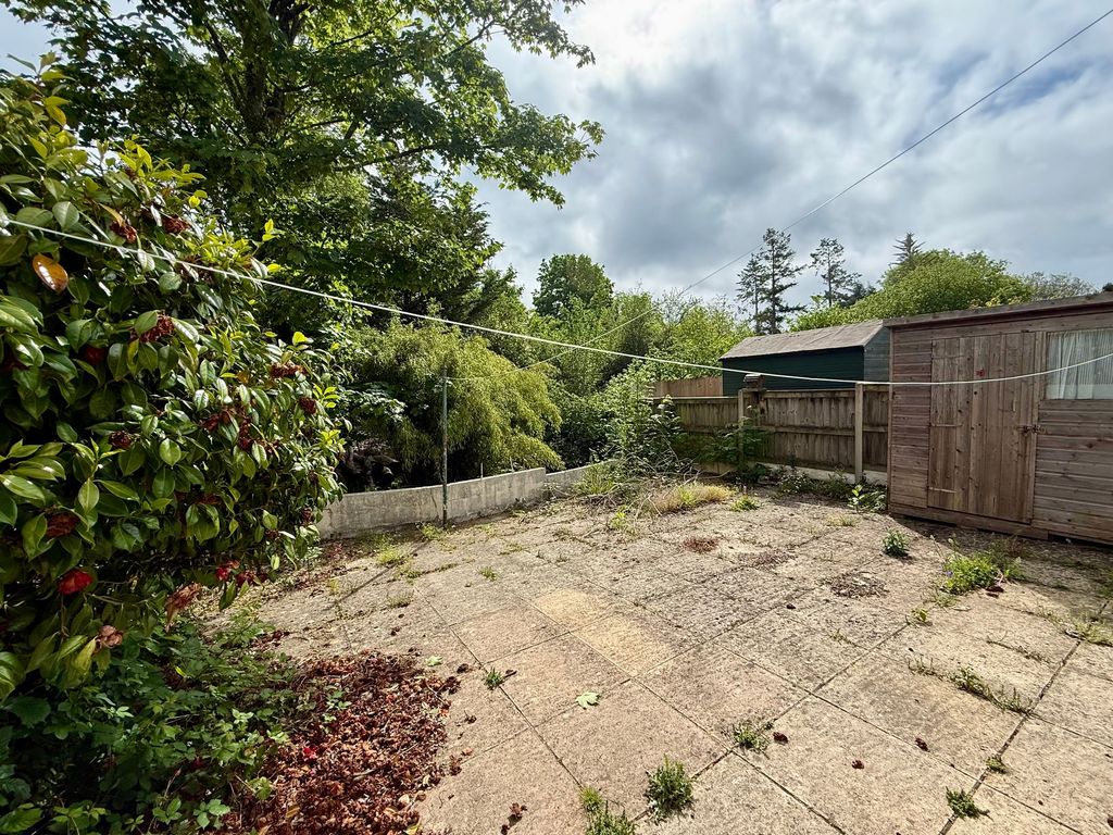 Property photo 2 of 20