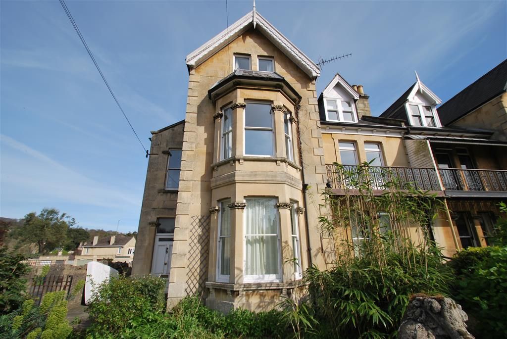 Property photo 1 of 10 Front
