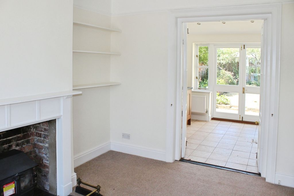 Property photo 3 of 8