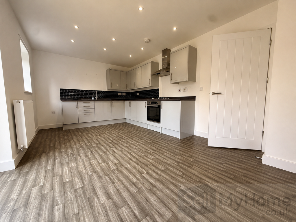 Property photo 3 of 13 Kitchen / Dining