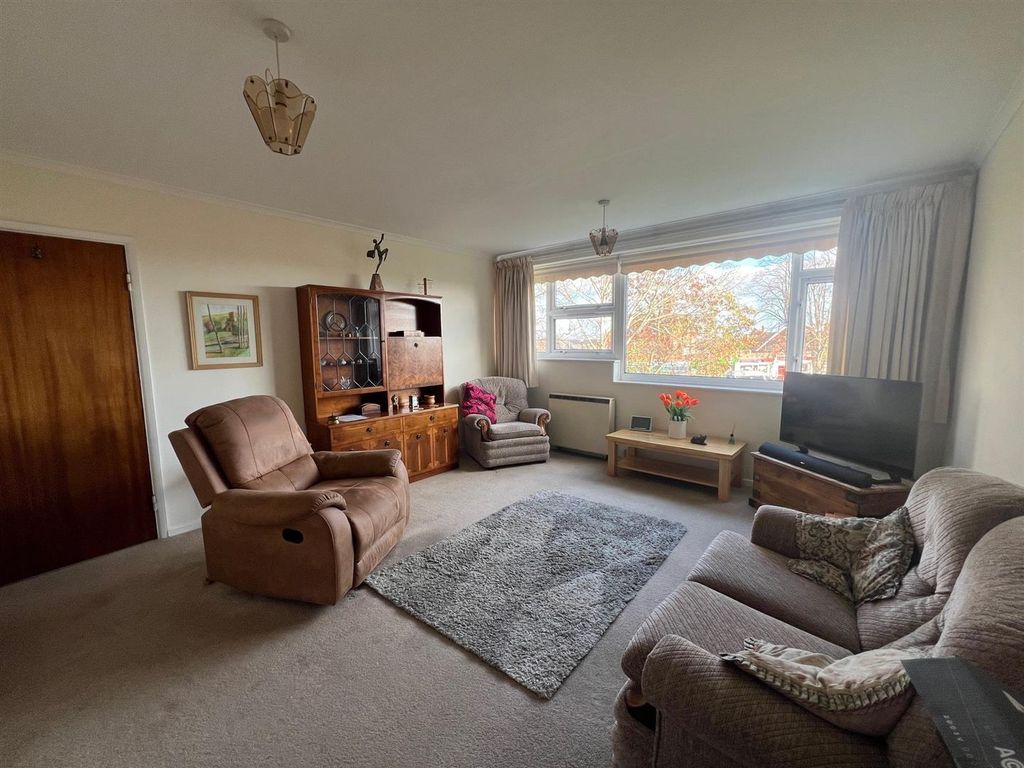 Property photo 2 of 18 Living Room.Jpg