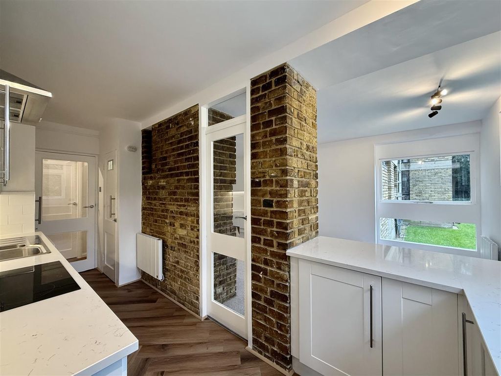 Property photo 3 of 16 Vnp6Unxrsesi_0Kfqmpdjg.Jpg