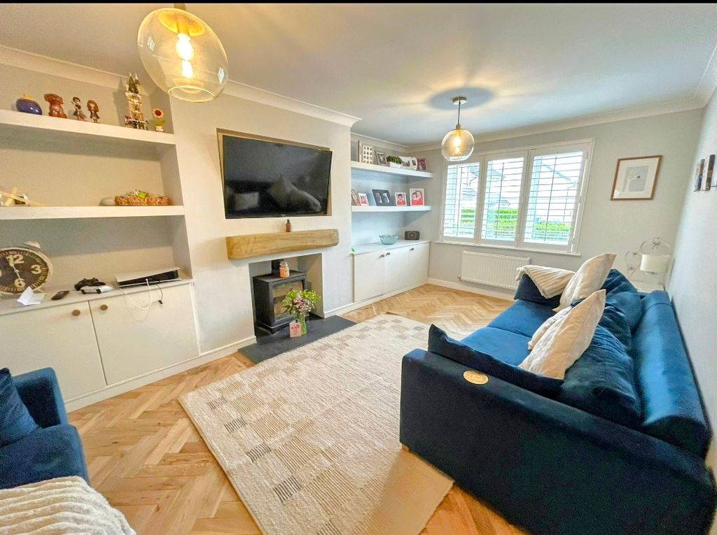 Property photo 2 of 19