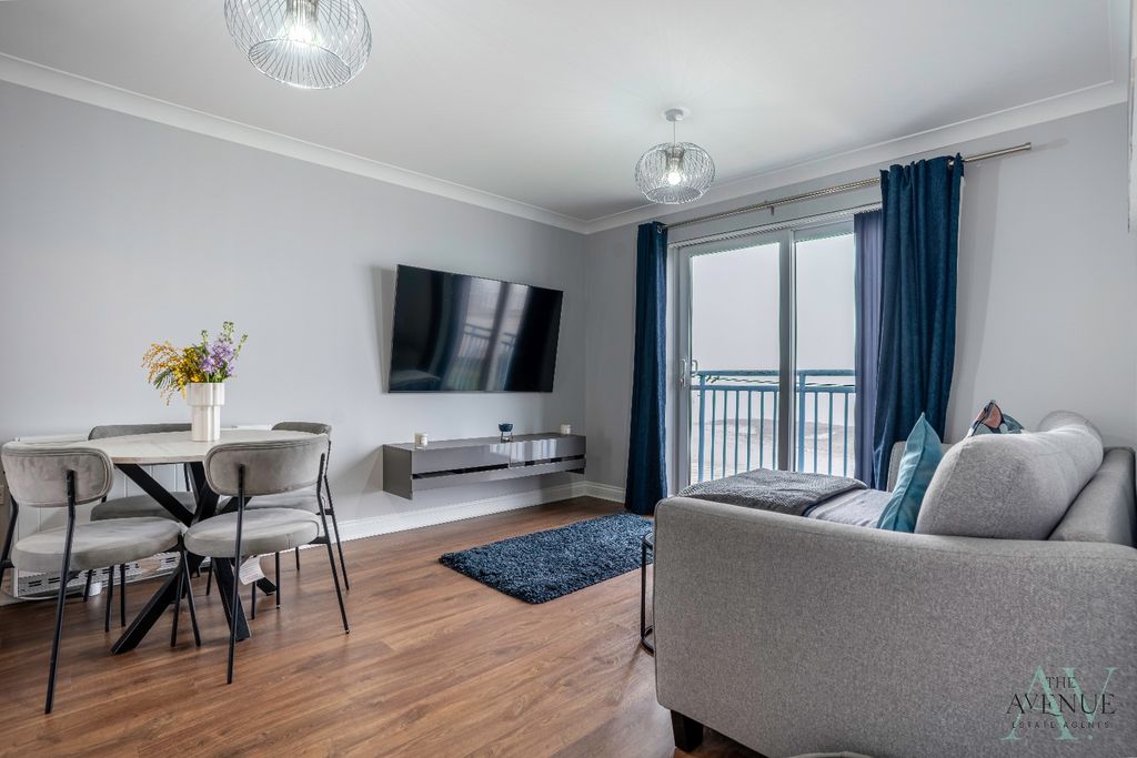 Property photo 2 of 12 4964793