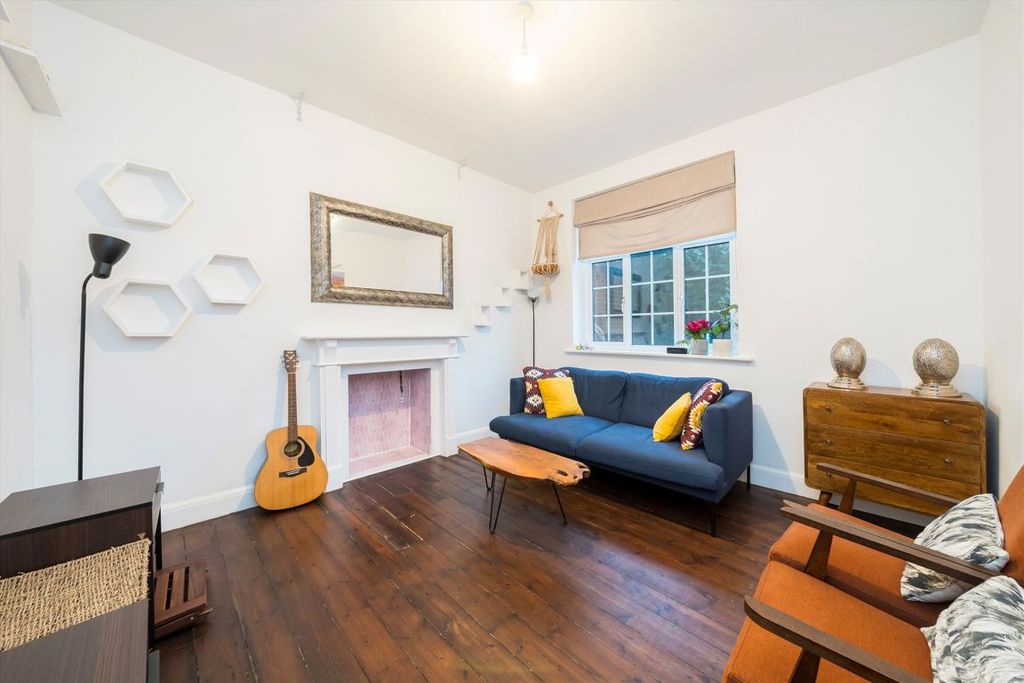 Property photo 1 of 6