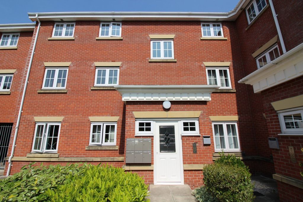 Property photo 2 of 11