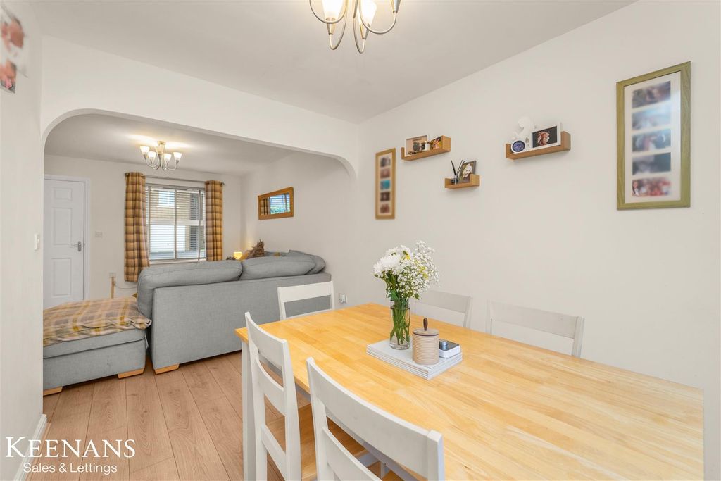 Property photo 2 of 33 Dsc01221.Jpg