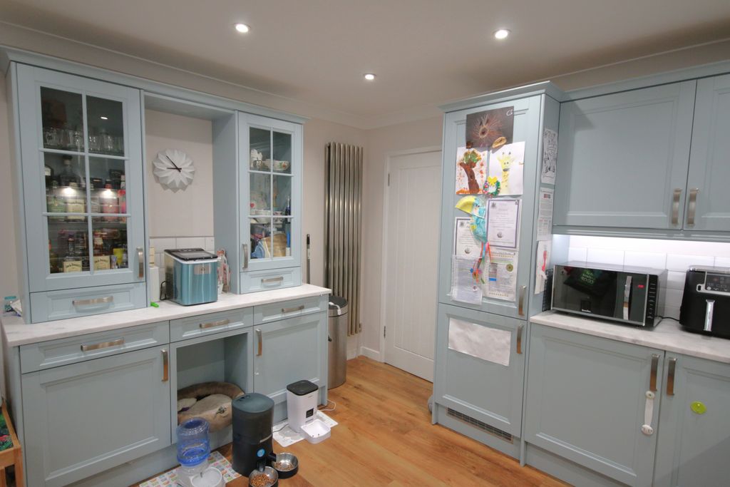 Property photo 3 of 13 Gallery