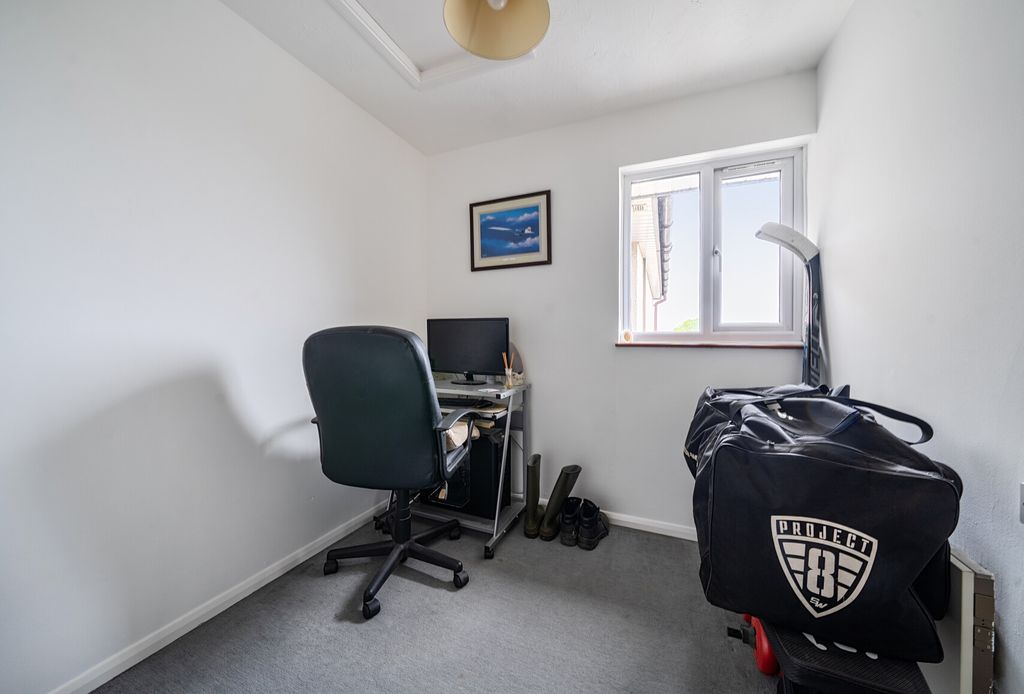 Property photo 3 of 17 Bedroom Two