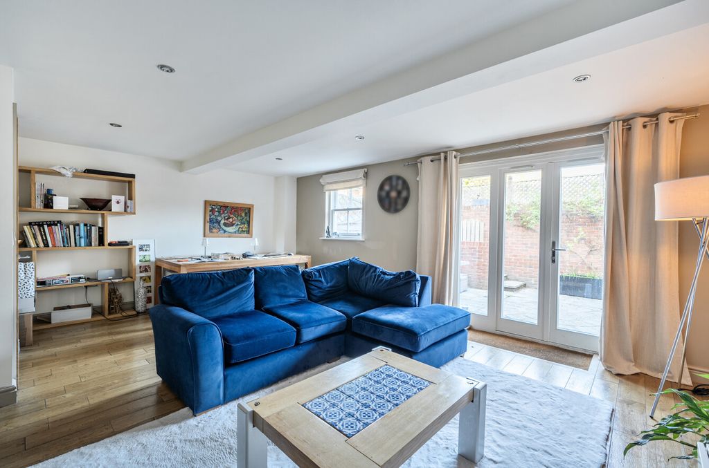 Property photo 3 of 16 1438714-29-69d68c...