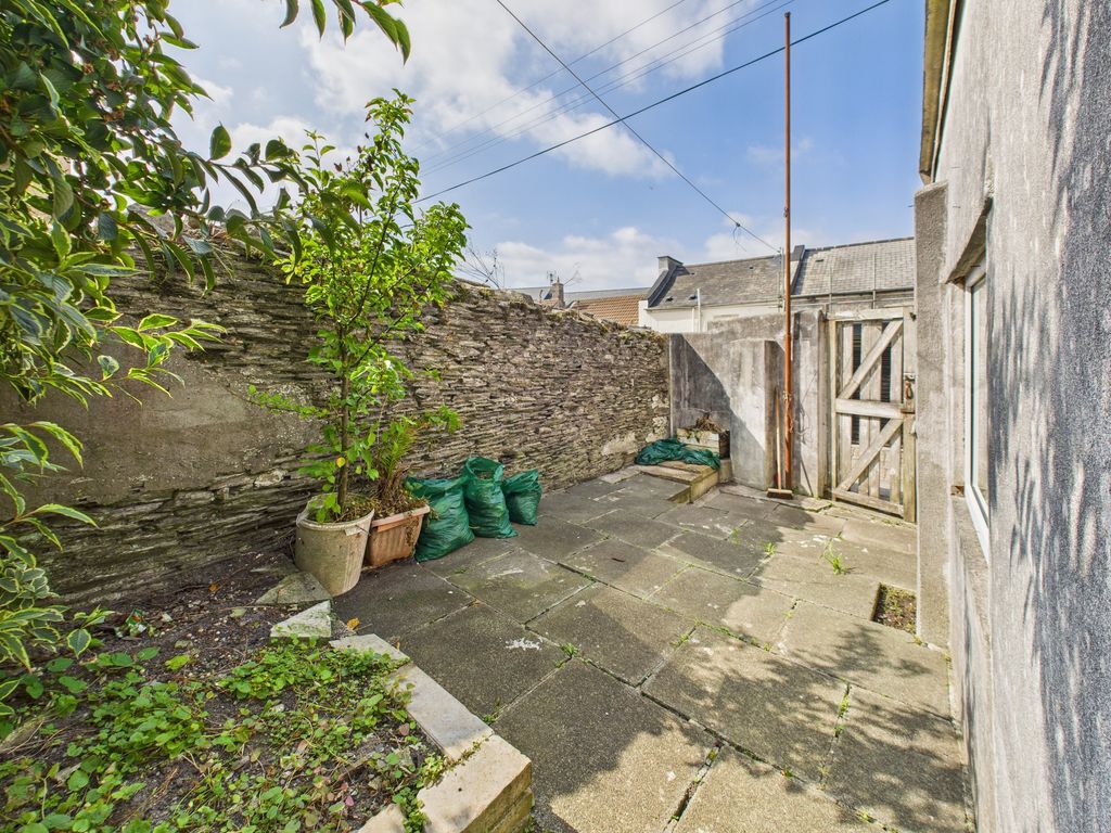 Property photo 3 of 26 Cam03974G0-Pr0194-Still004
