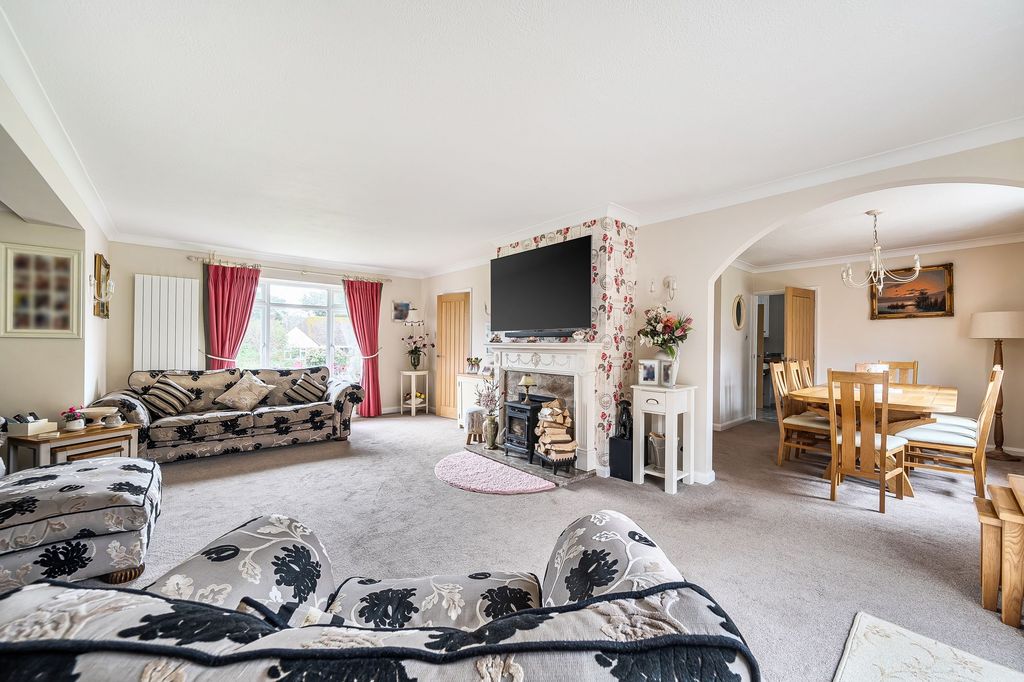 Property photo 3 of 35