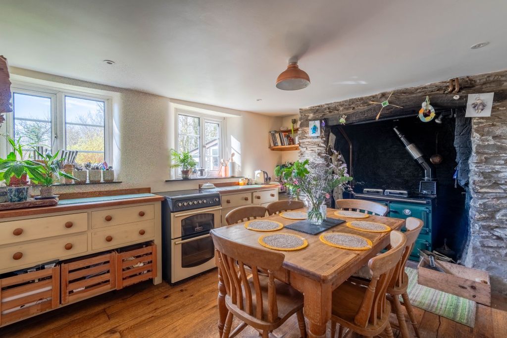 Property photo 2 of 29