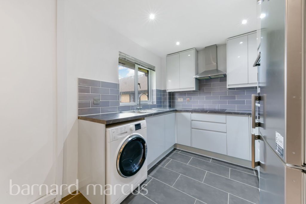 Property photo 2 of 8 Image