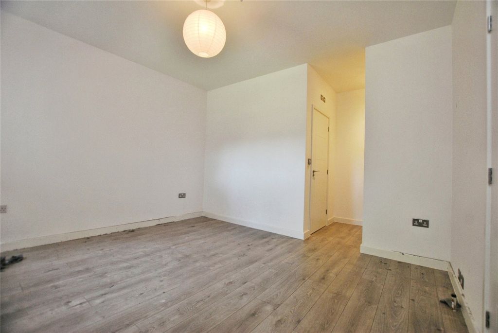 Property photo 3 of 5 Picture No. 04