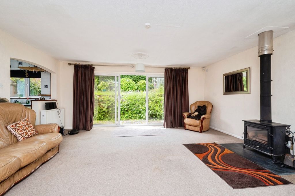 Property photo 3 of 18 Pbox-Img.Jpg