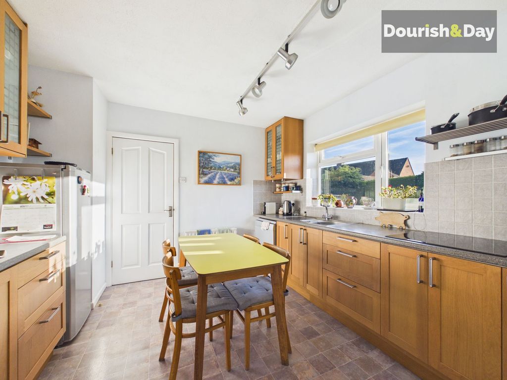 Property photo 3 of 28