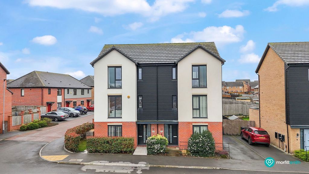 Property photo 2 of 25