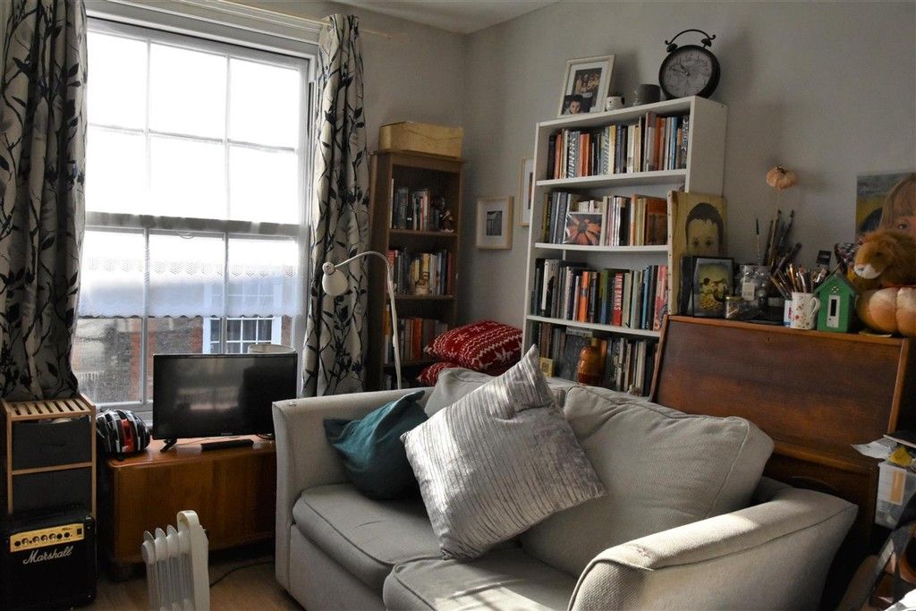 Property photo 2 of 6 Living Area