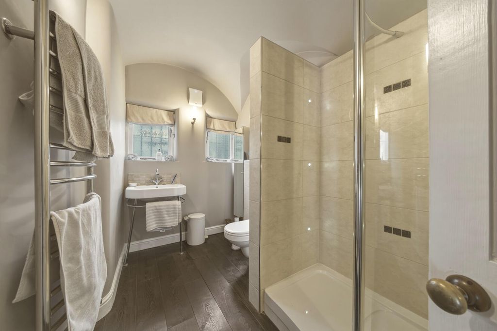 Additional image 7 of 4 bed flat for saleNewcastle Drive, The Park NG7