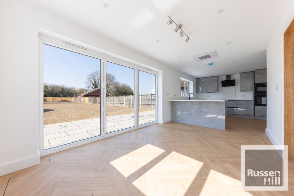 Property photo 2 of 33