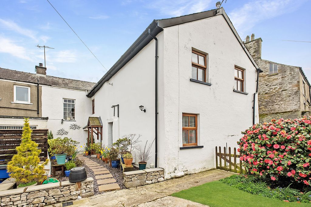 Property photo 1 of 21