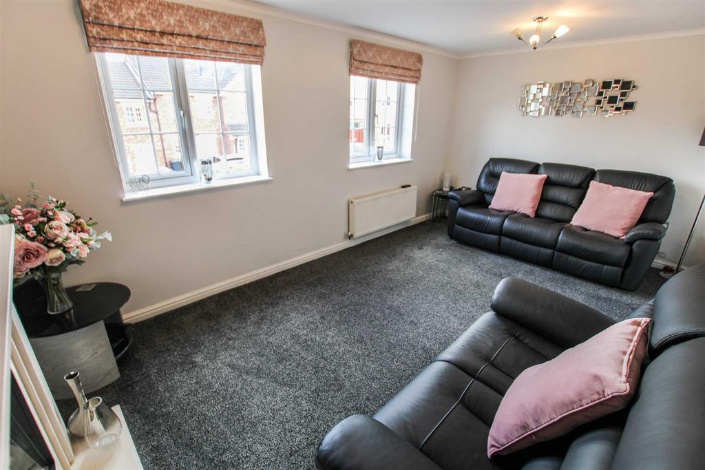 Property photo 3 of 19 Living Room: