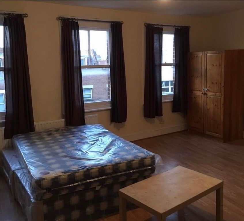 Property photo 1 of 11 Bedroom